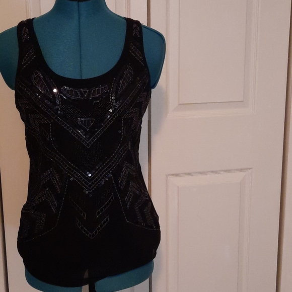 Express Embellished Tank - Picture 2 of 5